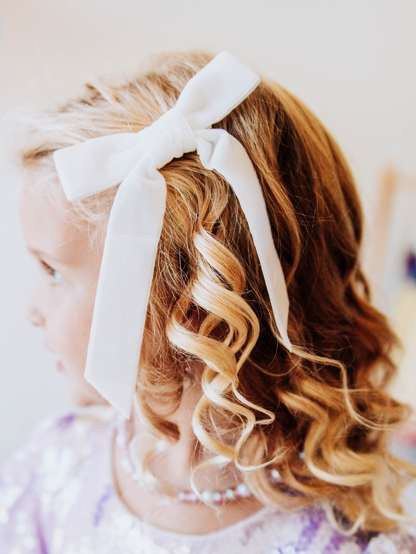Small Long Tail Velvet Bow - White