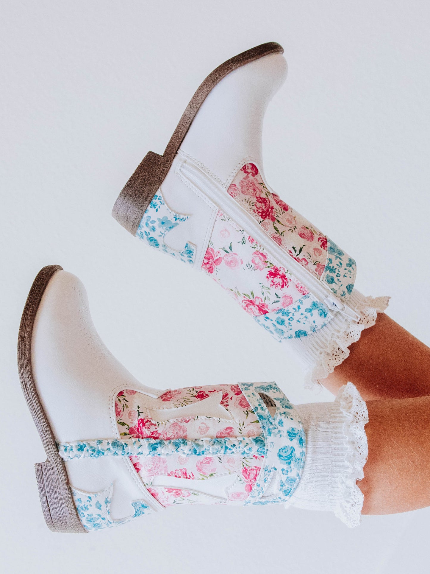 Cowgirl Boots - Wild Roses