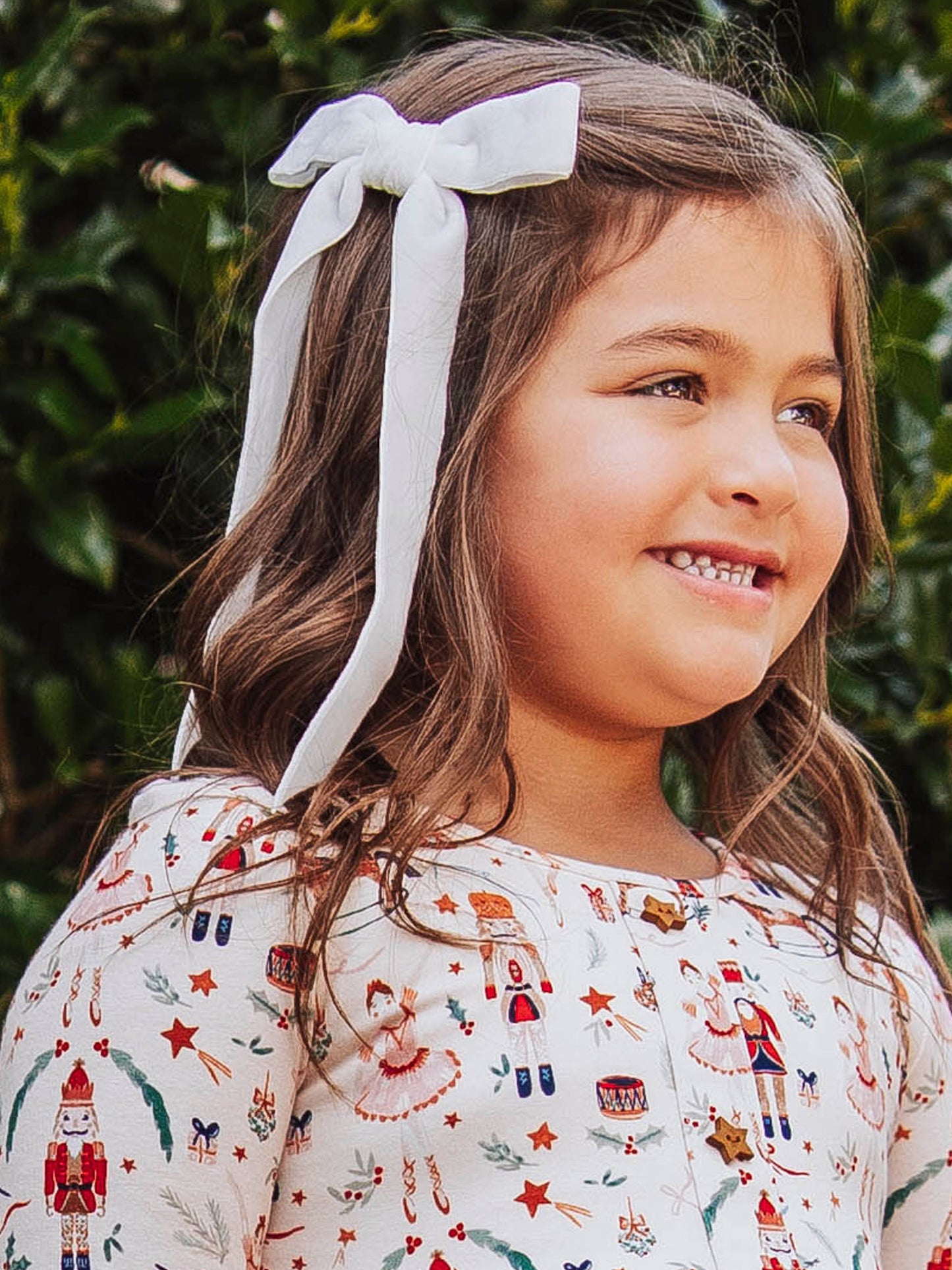 Large Long Tail Velvet Bow - White