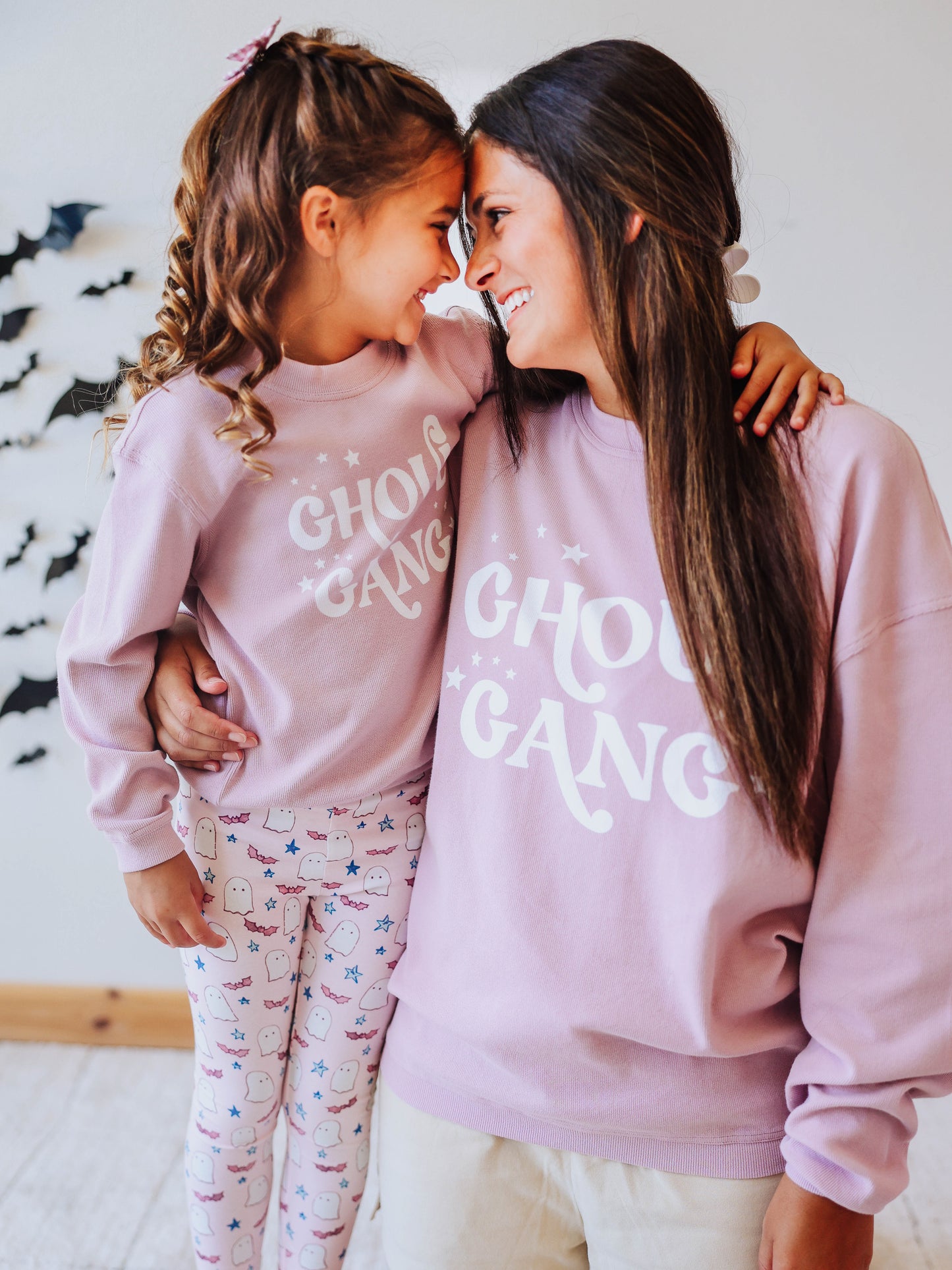 Women's Oversized Ribbed Sweatshirt - Lavender Lace G.G.