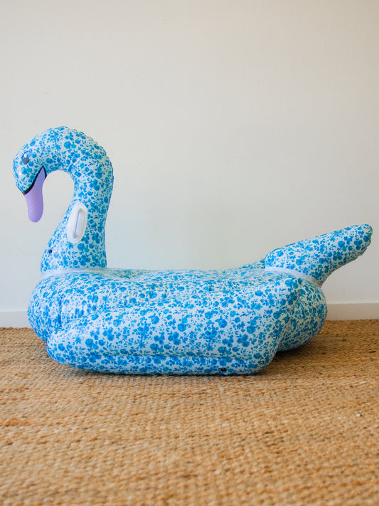 Swan Float - Blooming Blues