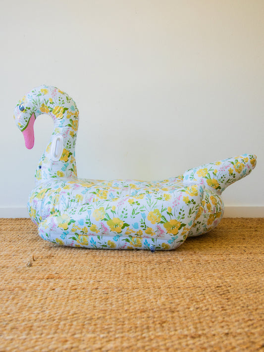 Swan Float - Buttercups