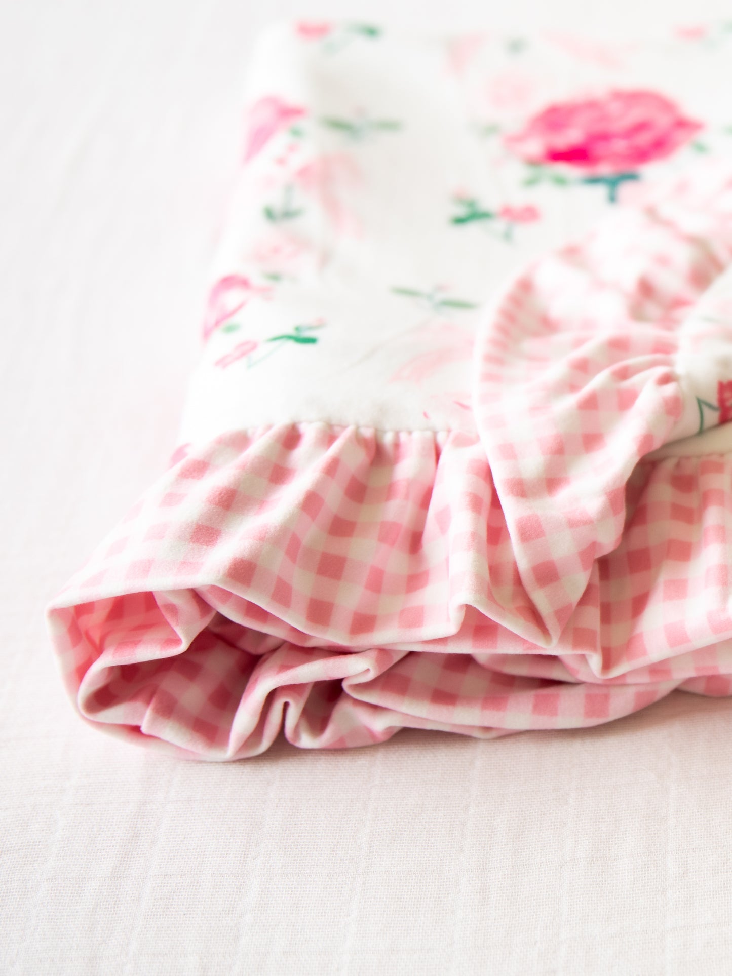 Dreamer Ruffled Blanket - Pink Rose Bouquet