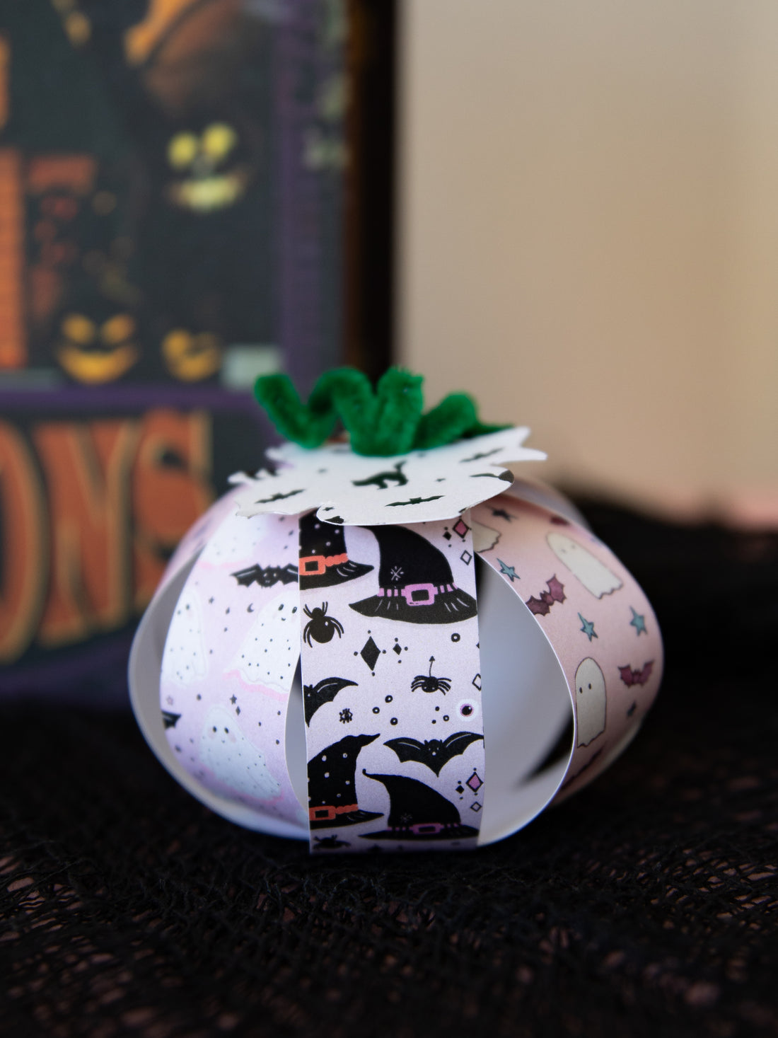 Free Halloween Paper Pumpkin Craft!