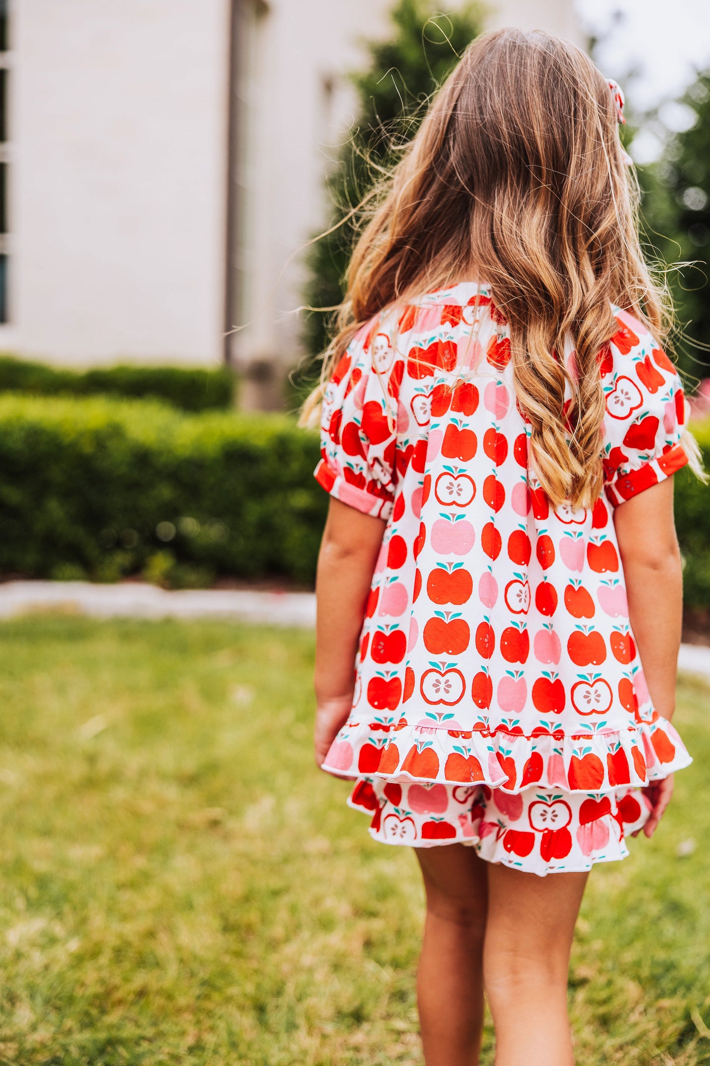 Flowy Ruffled Button Set - All the Apples