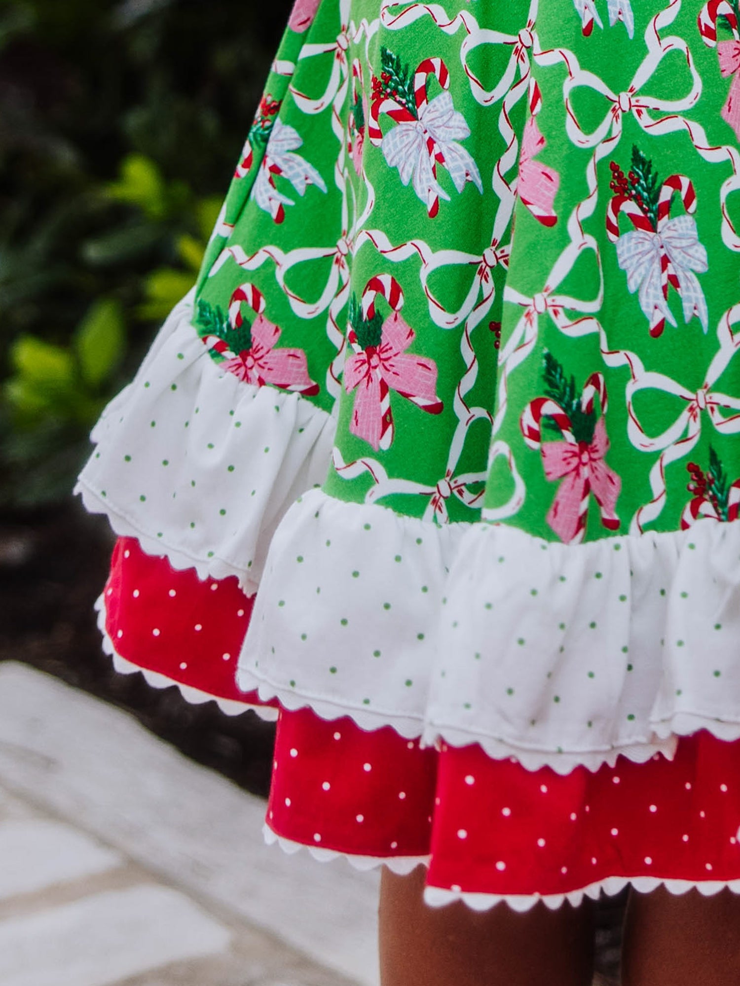 Up close picture of the double layered hem with ric rac trim on both. 