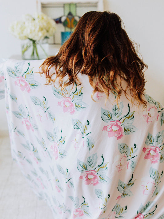 Dreamer Ruffled Blanket - Vivid Magnolia