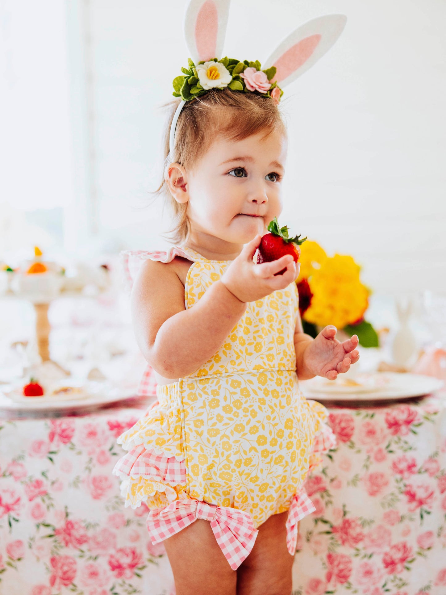 Vintage Bow Bubble - Lovely Yellow Petals