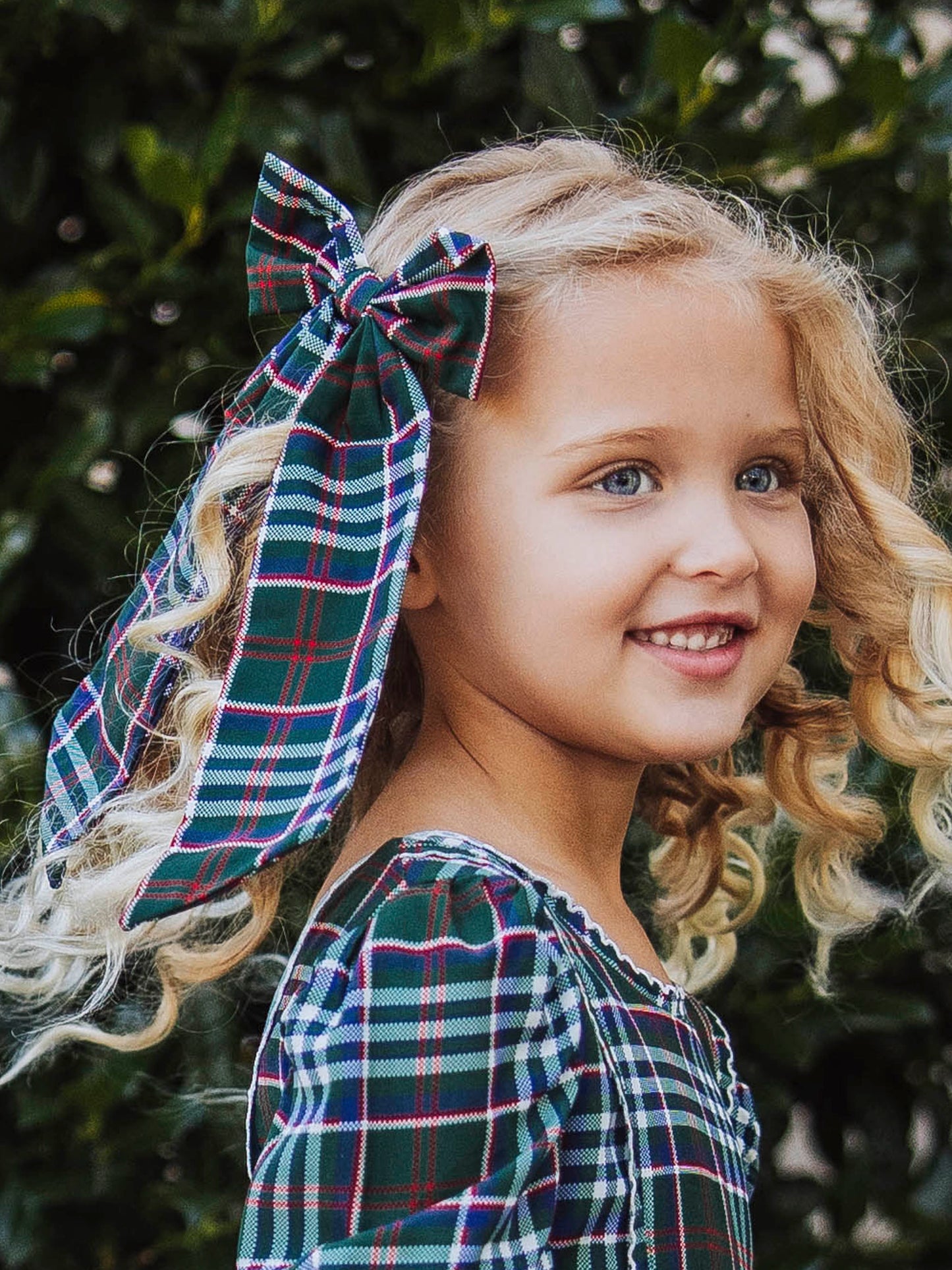 Large Long Tail Bow - Christmas Traditions