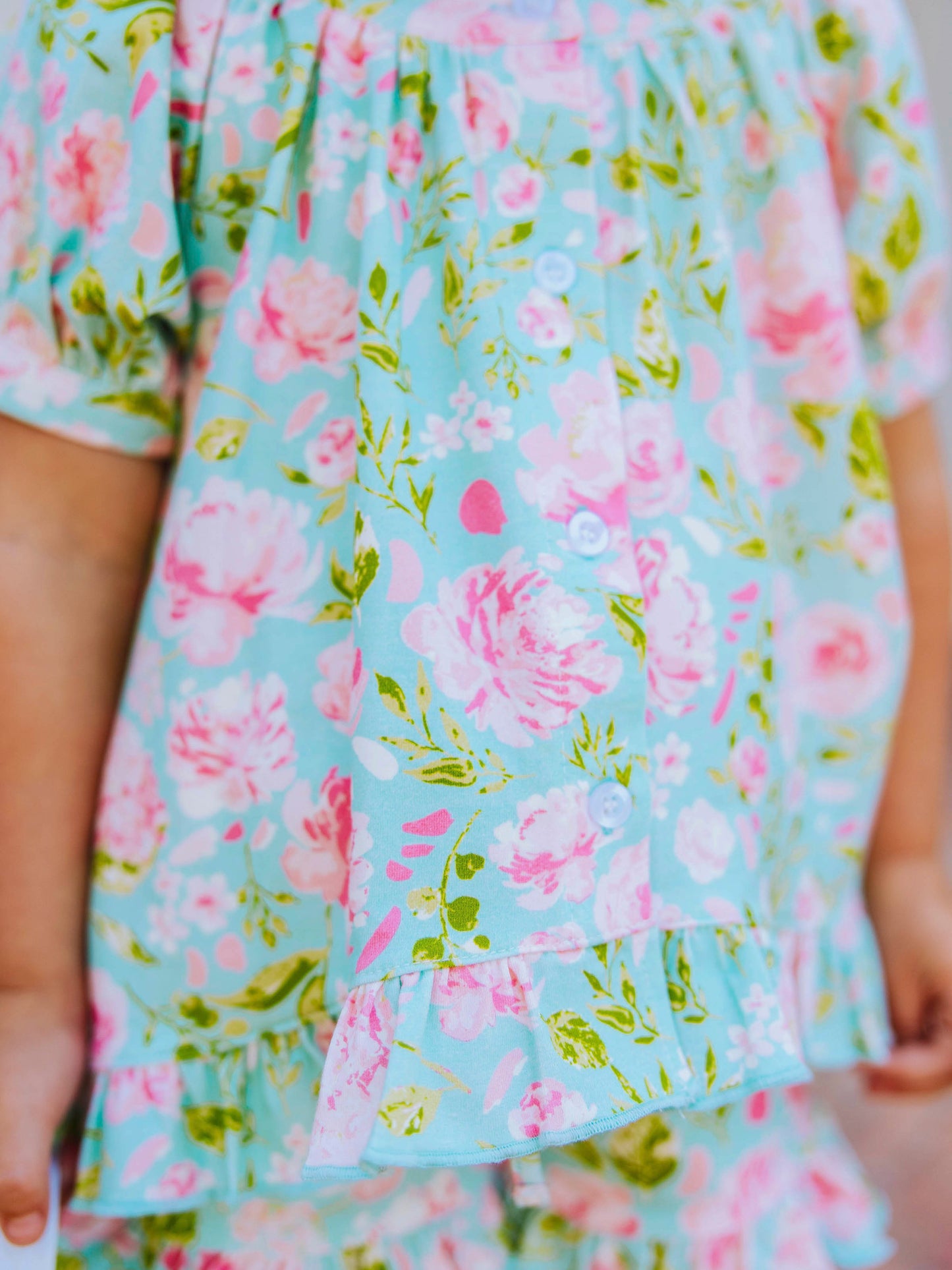 Flowy Ruffled Button Set - Breezy