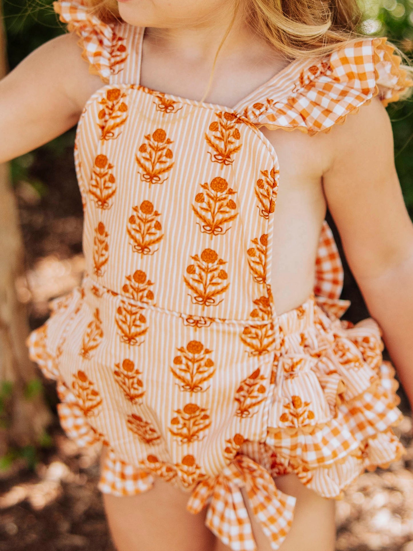 Vintage Bow Bubble - Golden Nostalgia