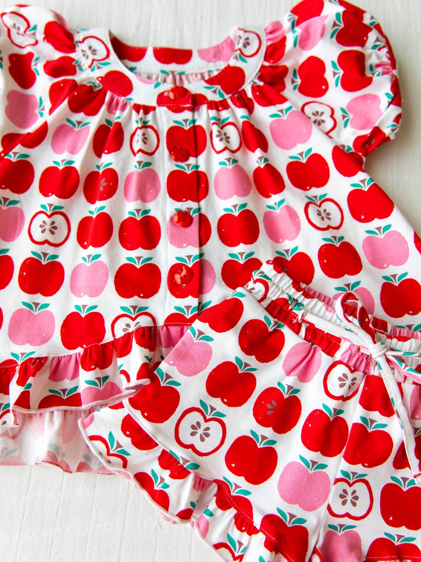 Flowy Ruffled Button Set - All the Apples