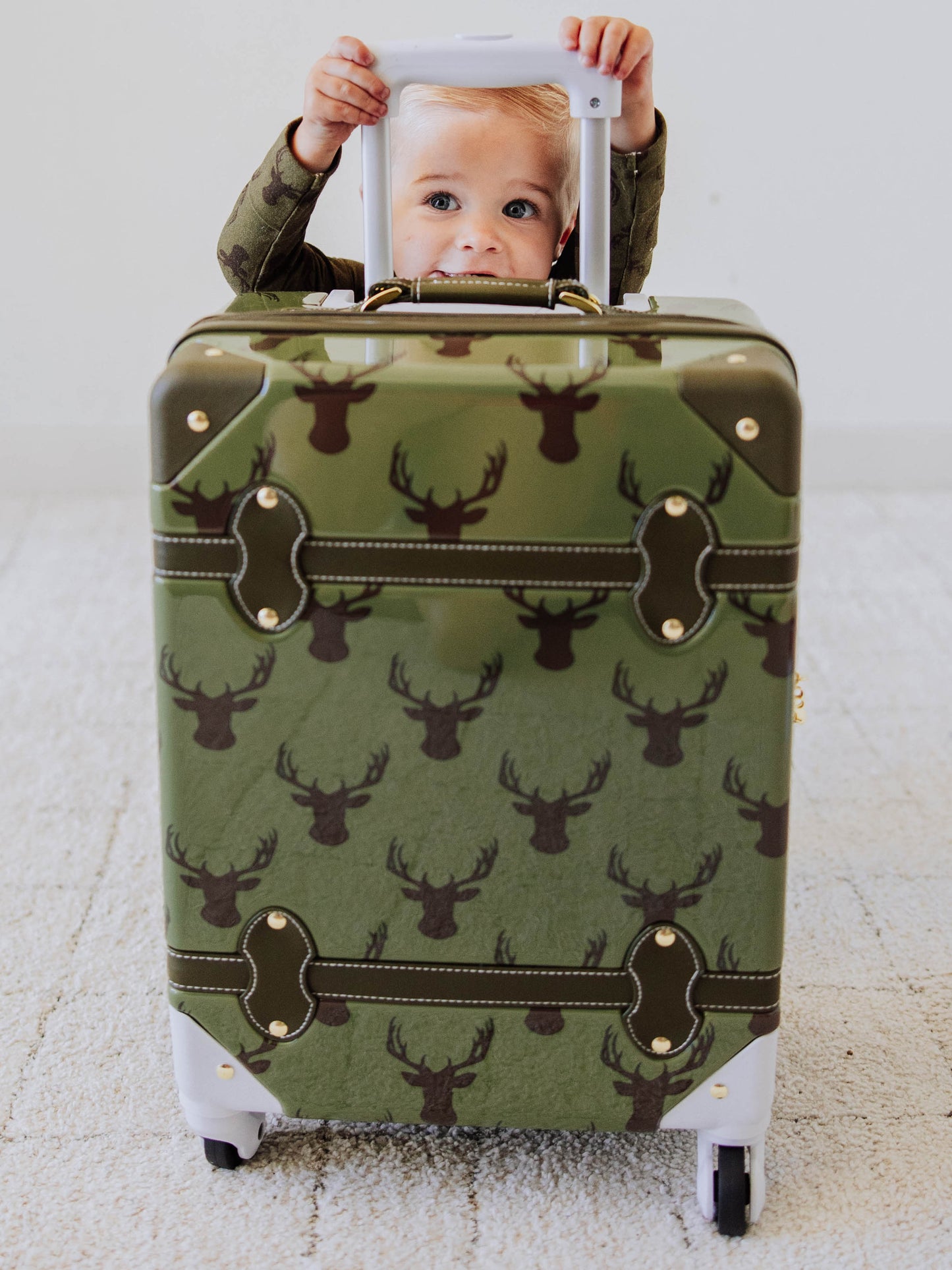 Lennon Traveling Luggage - Buck