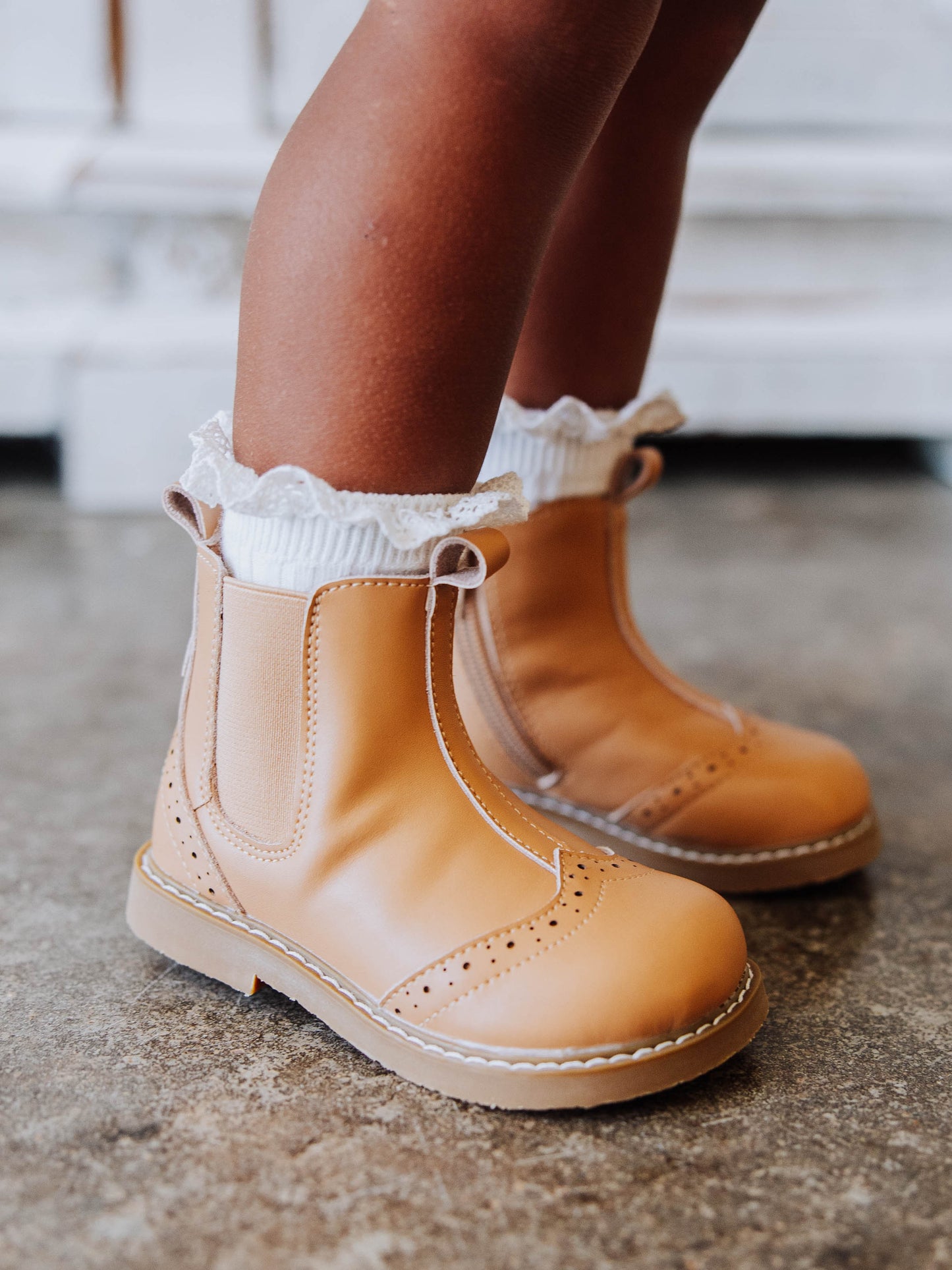 Classic Chelsea Boots - Camel