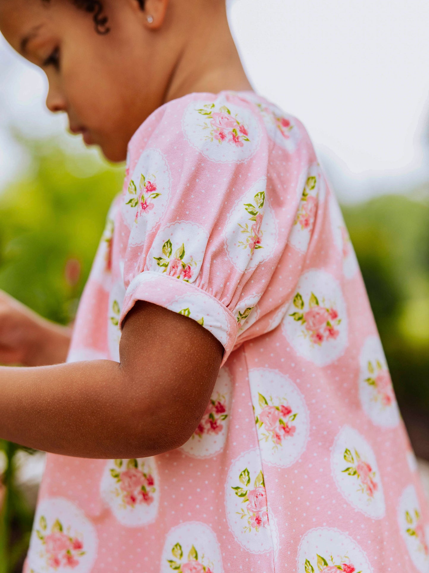 Flowy Ruffled Button Set - Kiwi Roses