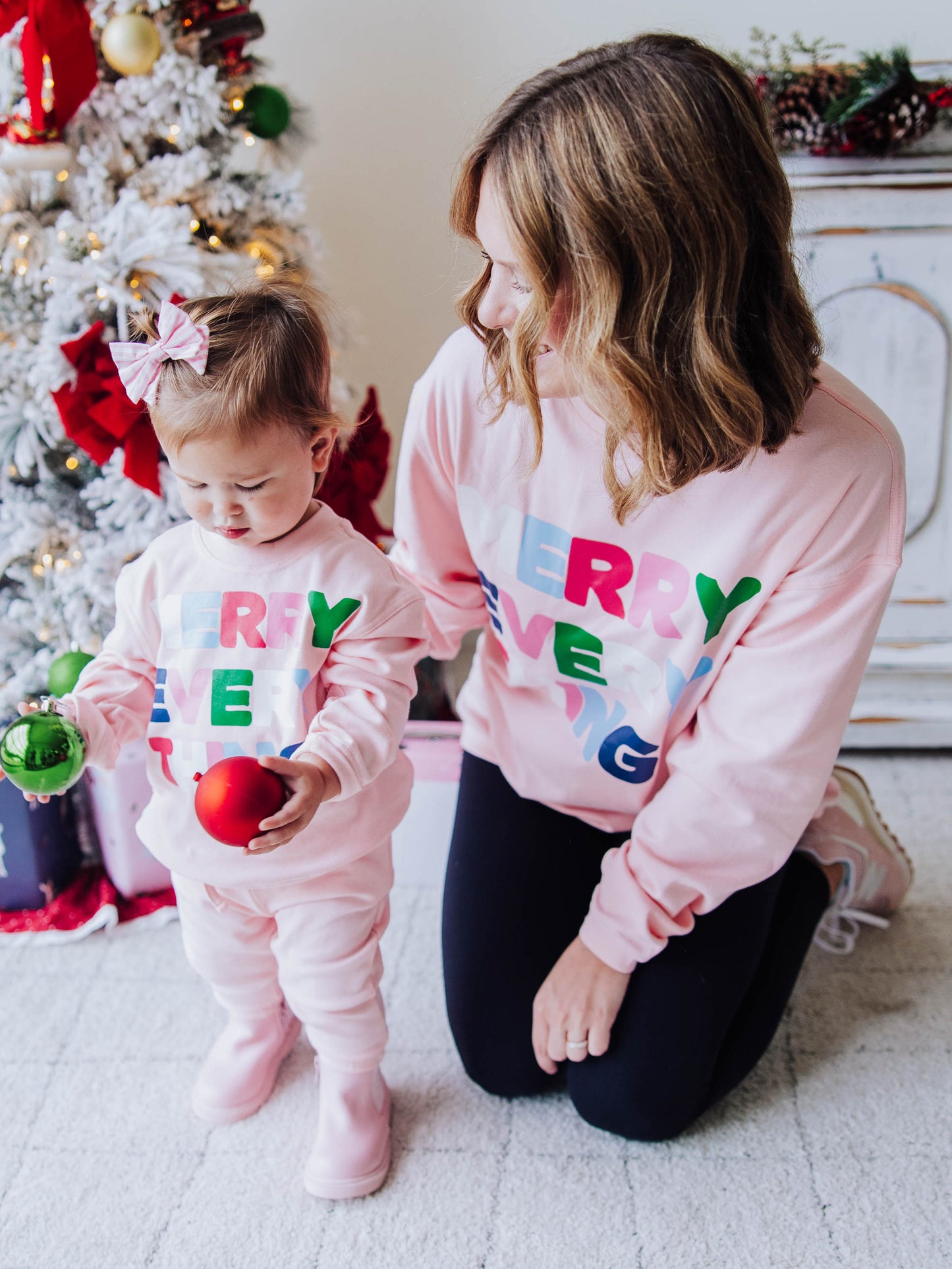 Women's Oversized Warm Knit Sweatshirt - Merry Everything on Pink