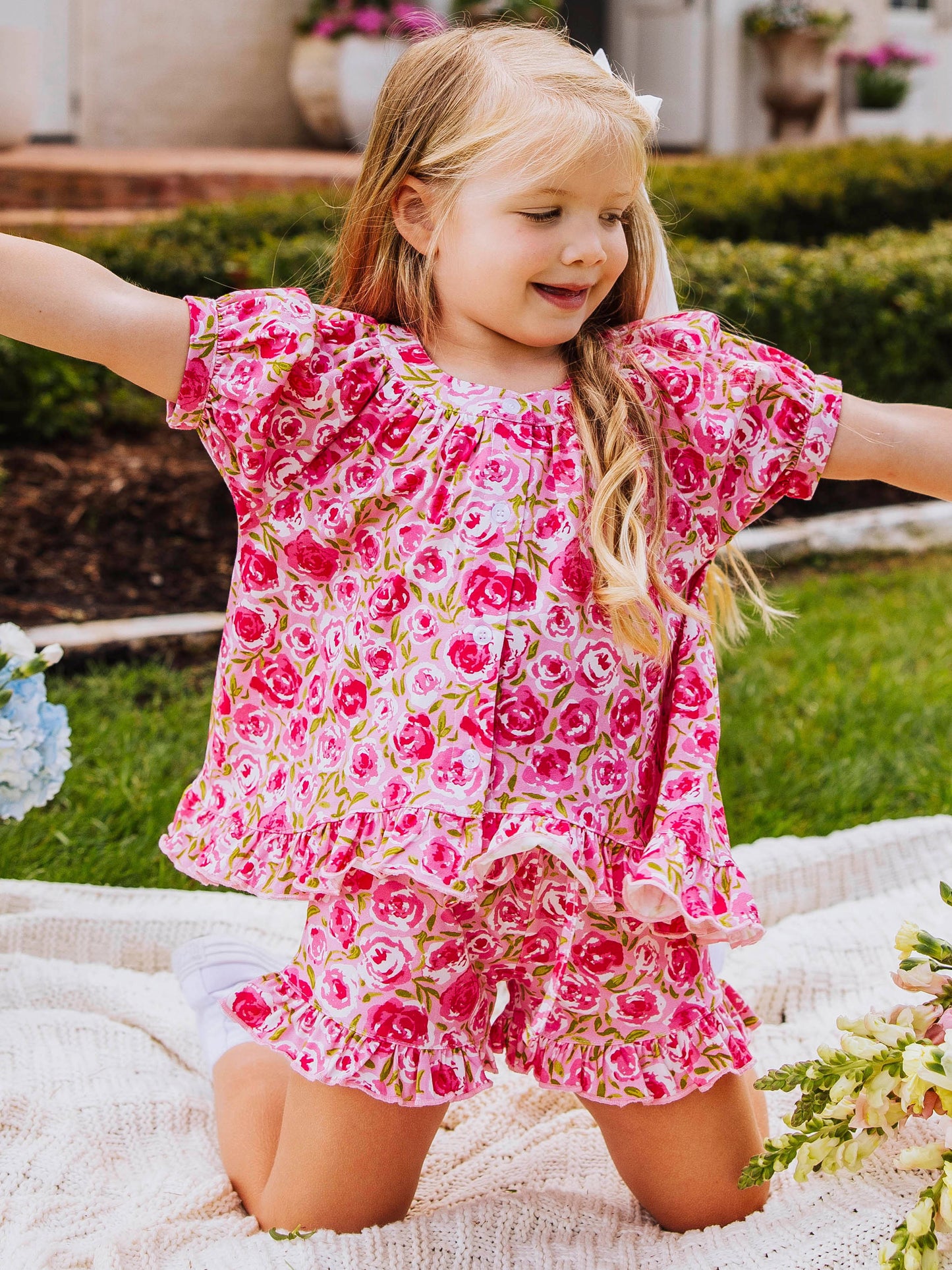 Flowy Ruffled Button Set - Covered in Roses