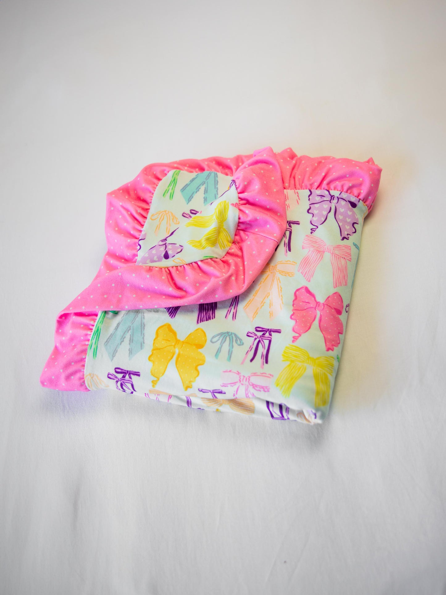 Dreamer Ruffled Blanket - Vibrant Bows