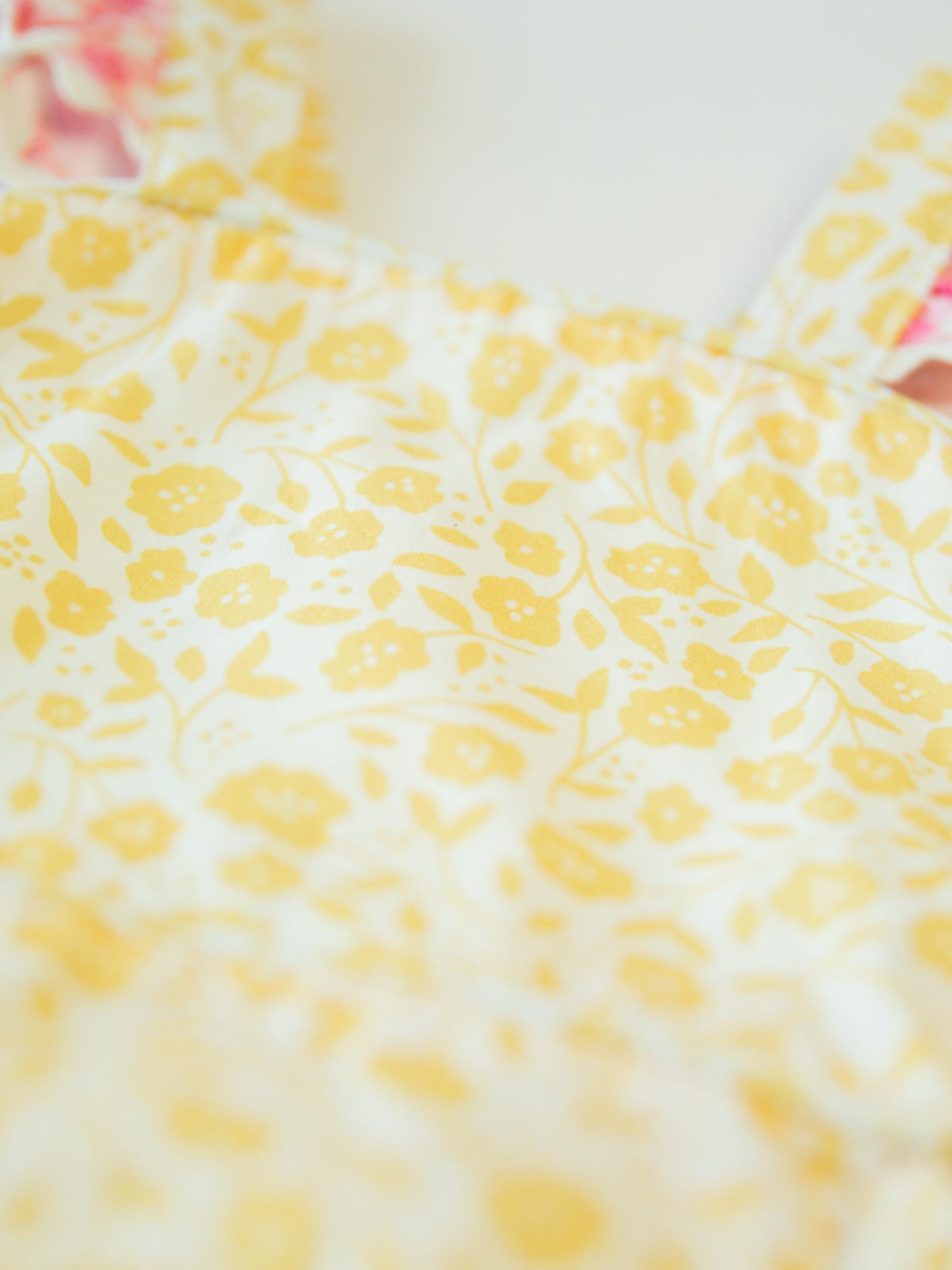 Vintage Bow Bubble - Lovely Yellow Petals