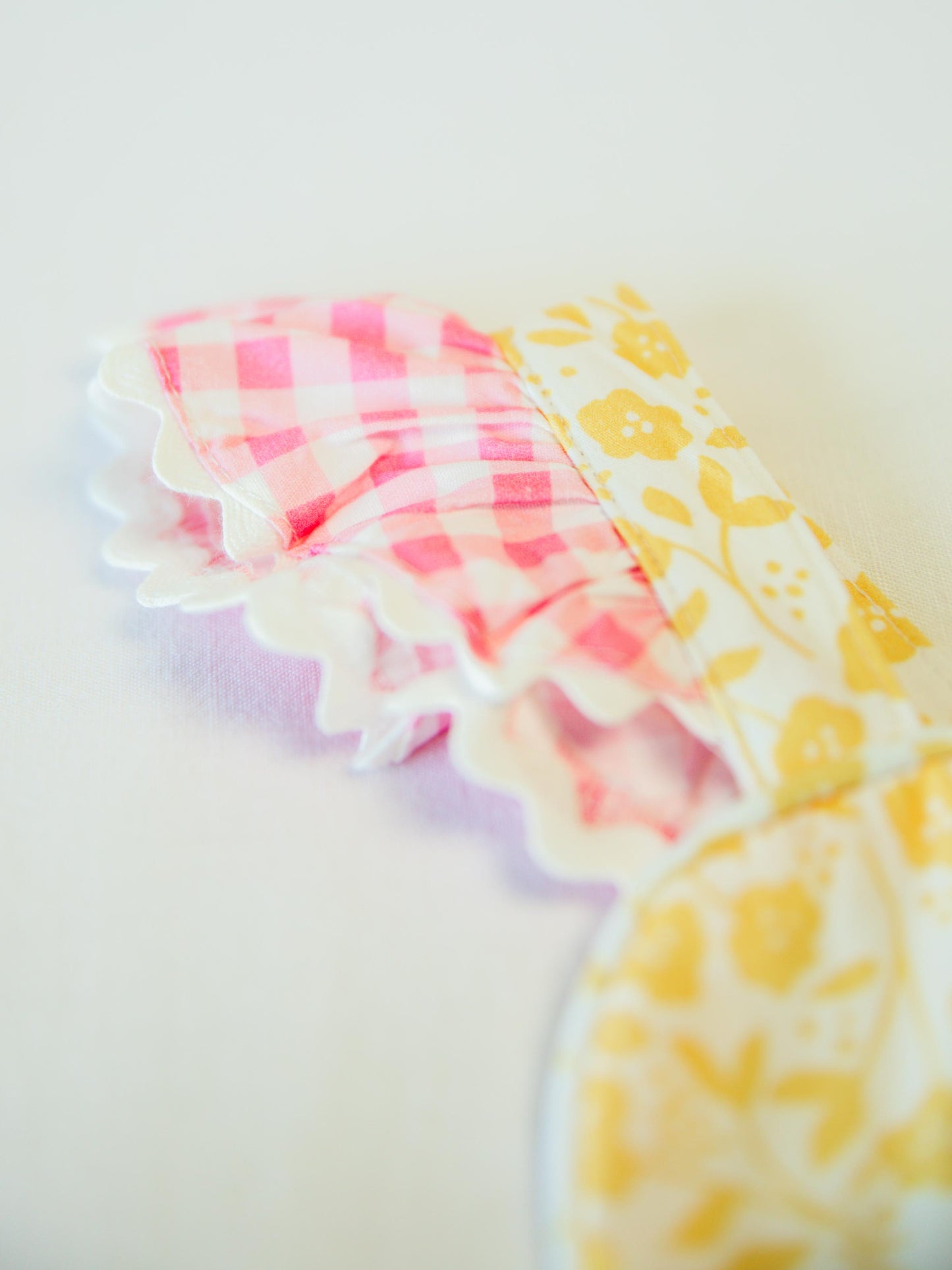 Vintage Bow Bubble - Lovely Yellow Petals