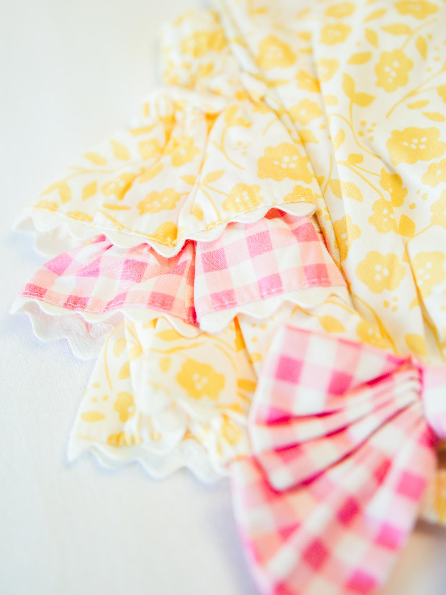 Vintage Bow Bubble - Lovely Yellow Petals