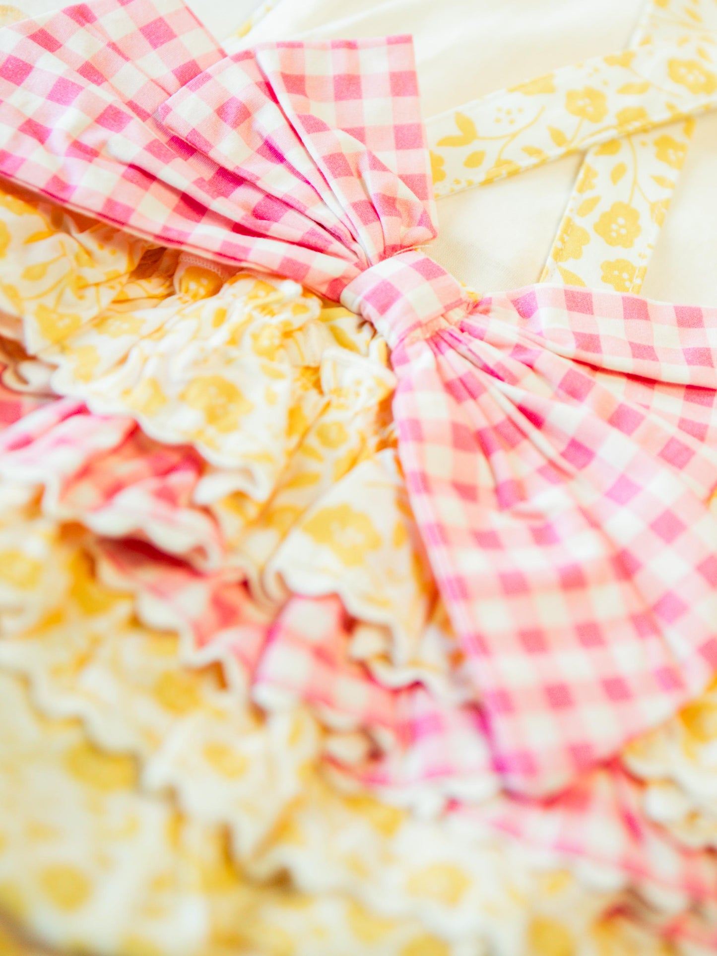 Vintage Bow Bubble - Lovely Yellow Petals