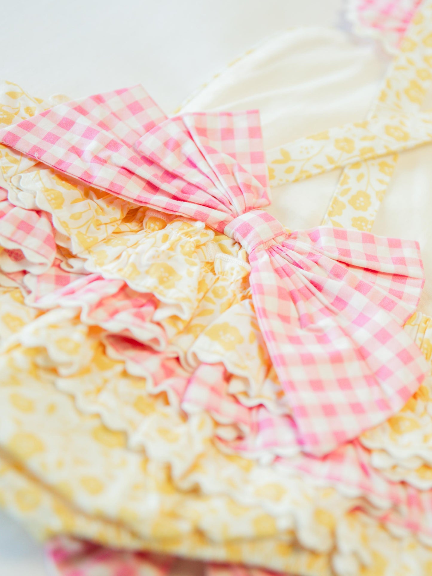 Vintage Bow Bubble - Lovely Yellow Petals