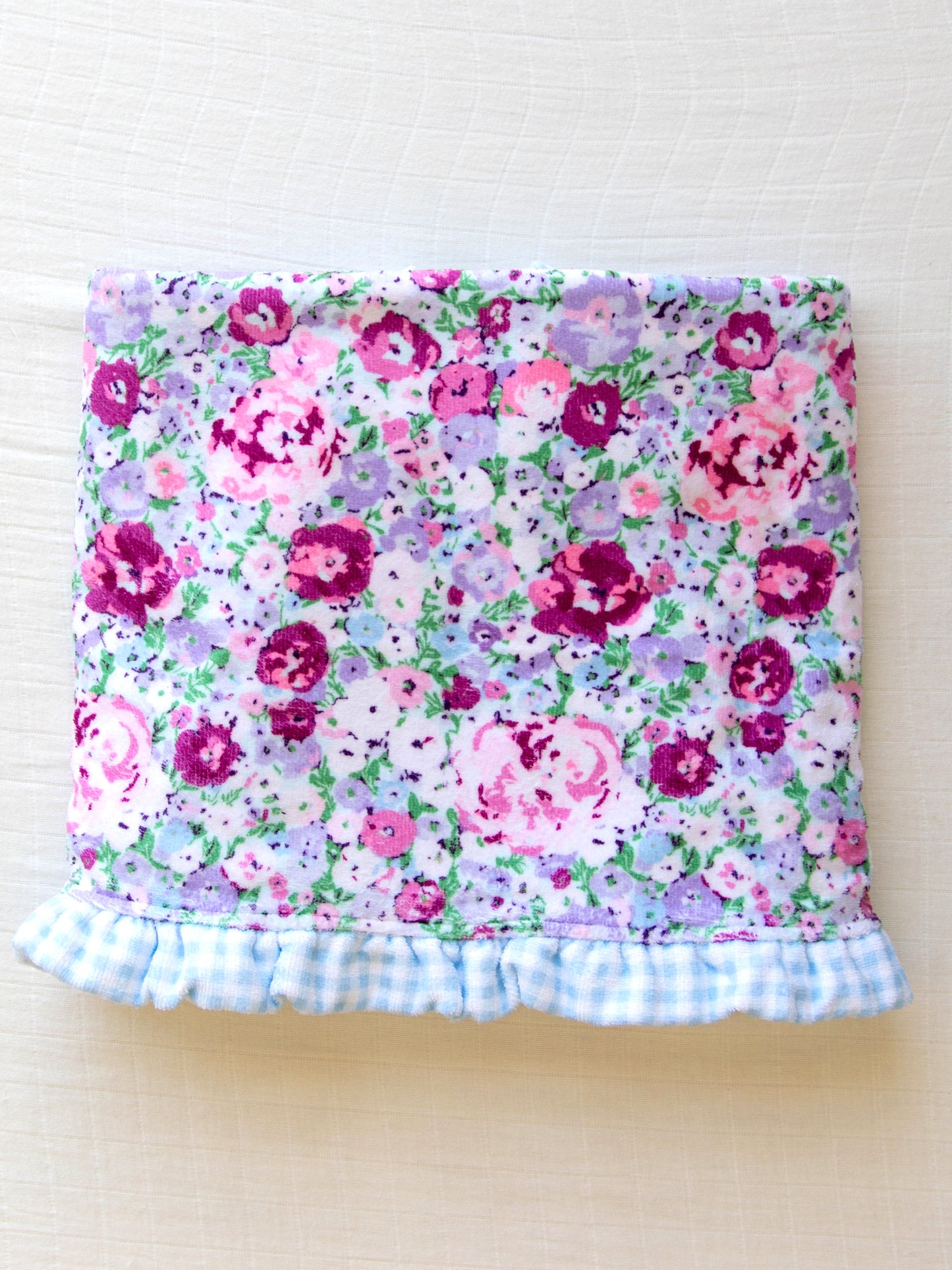 Ruffled Towel - Violet Carnations
