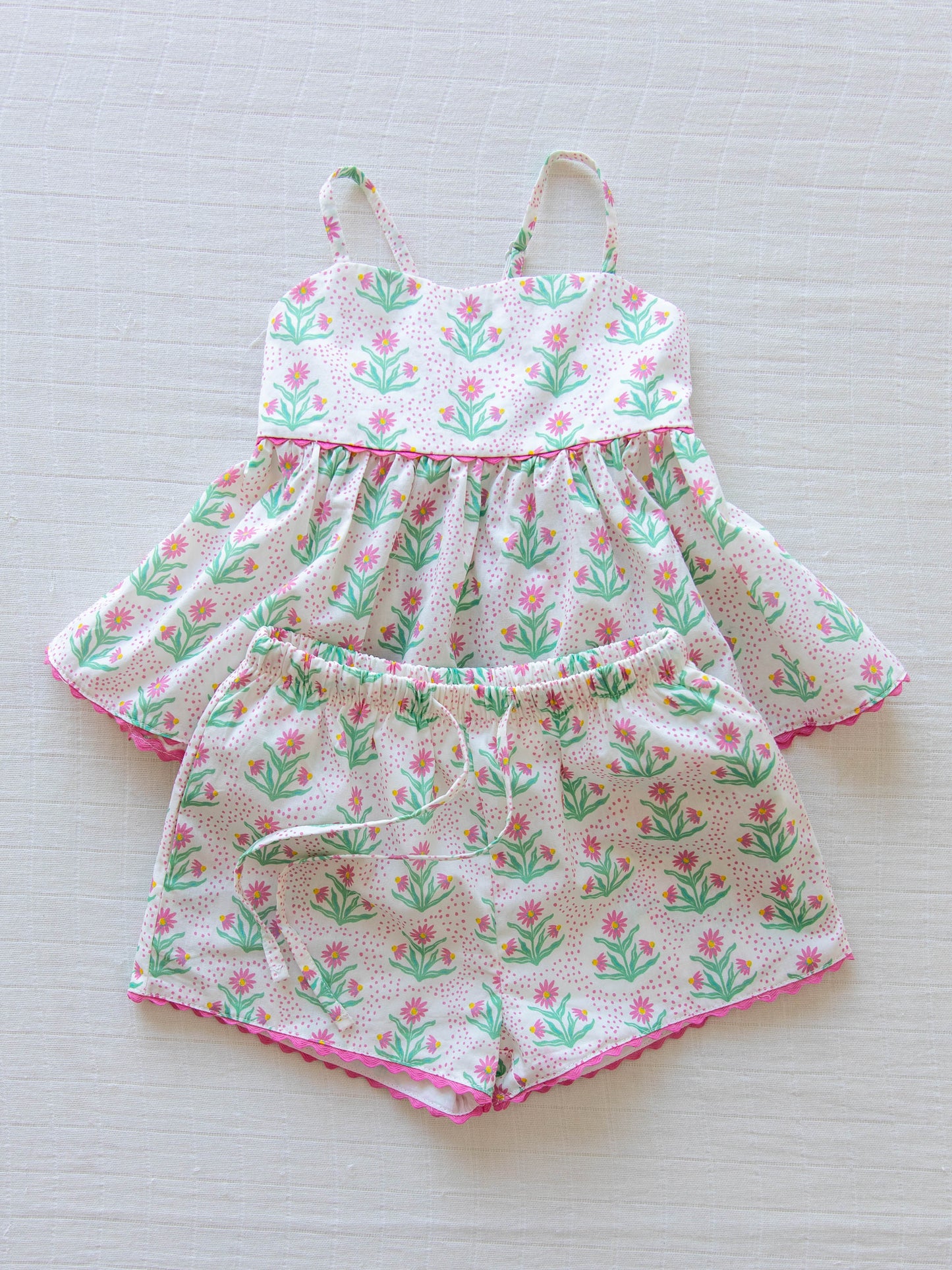 Ellie Tie Set - Strawberry Daisies