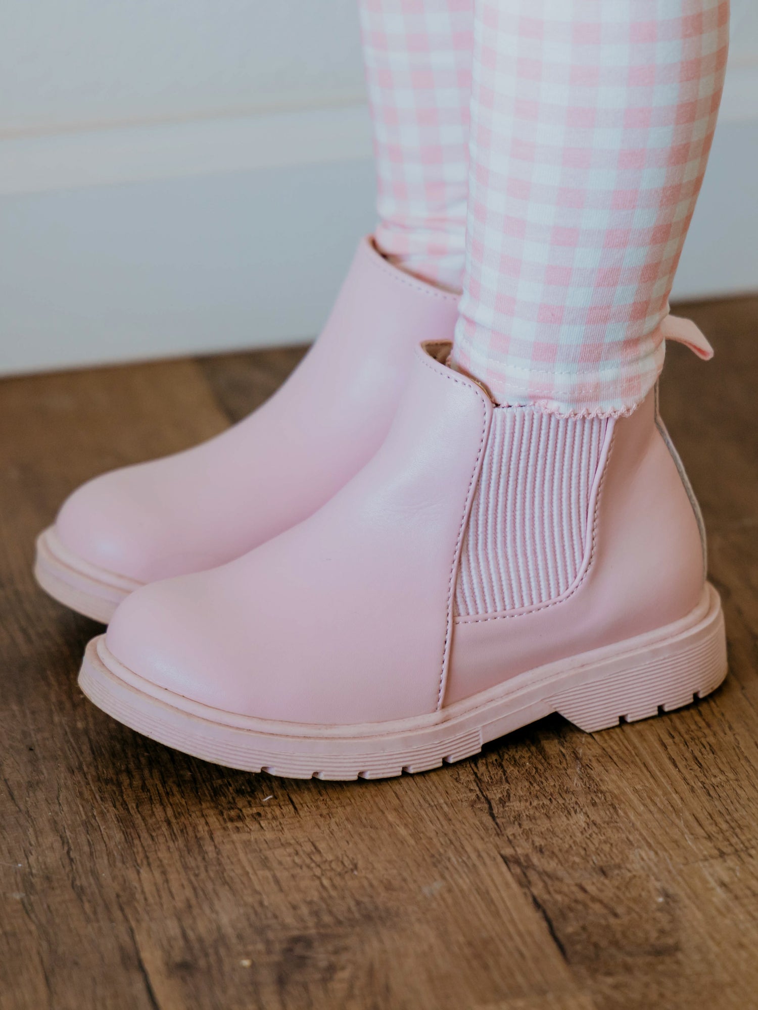 Chelsea Boots - Pink Clothing