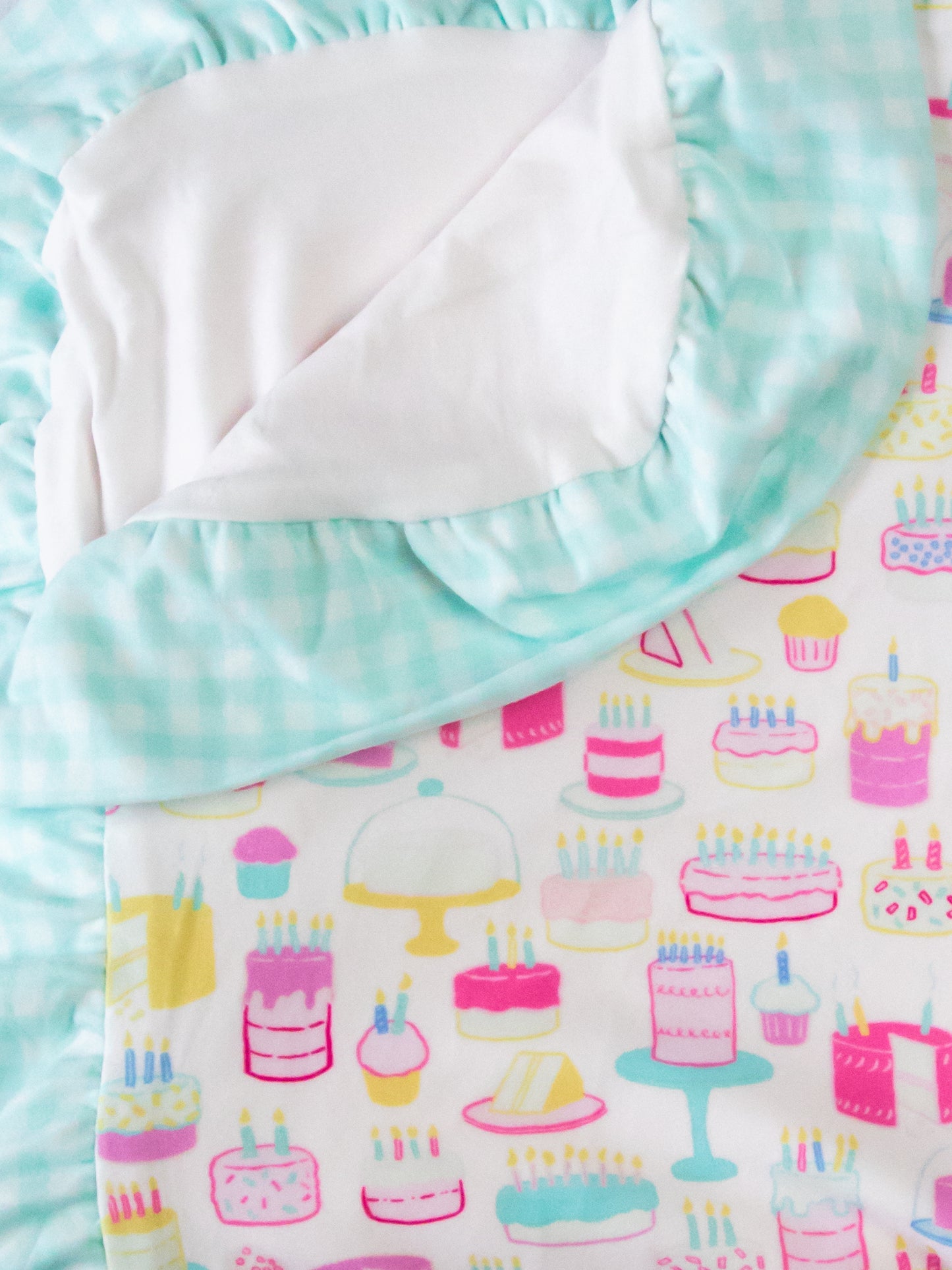 Dreamer Ruffled Blanket - Happy Birthday