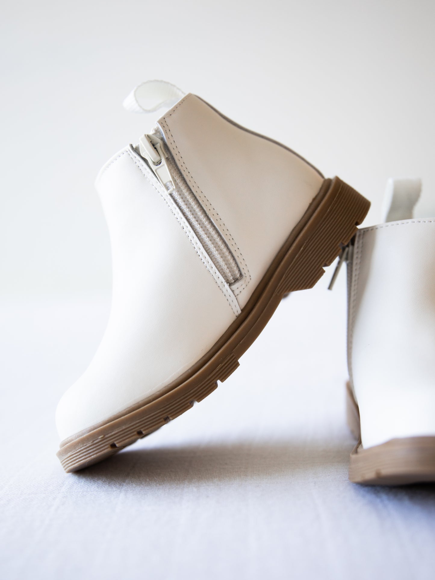 Chelsea Boots - Ivory