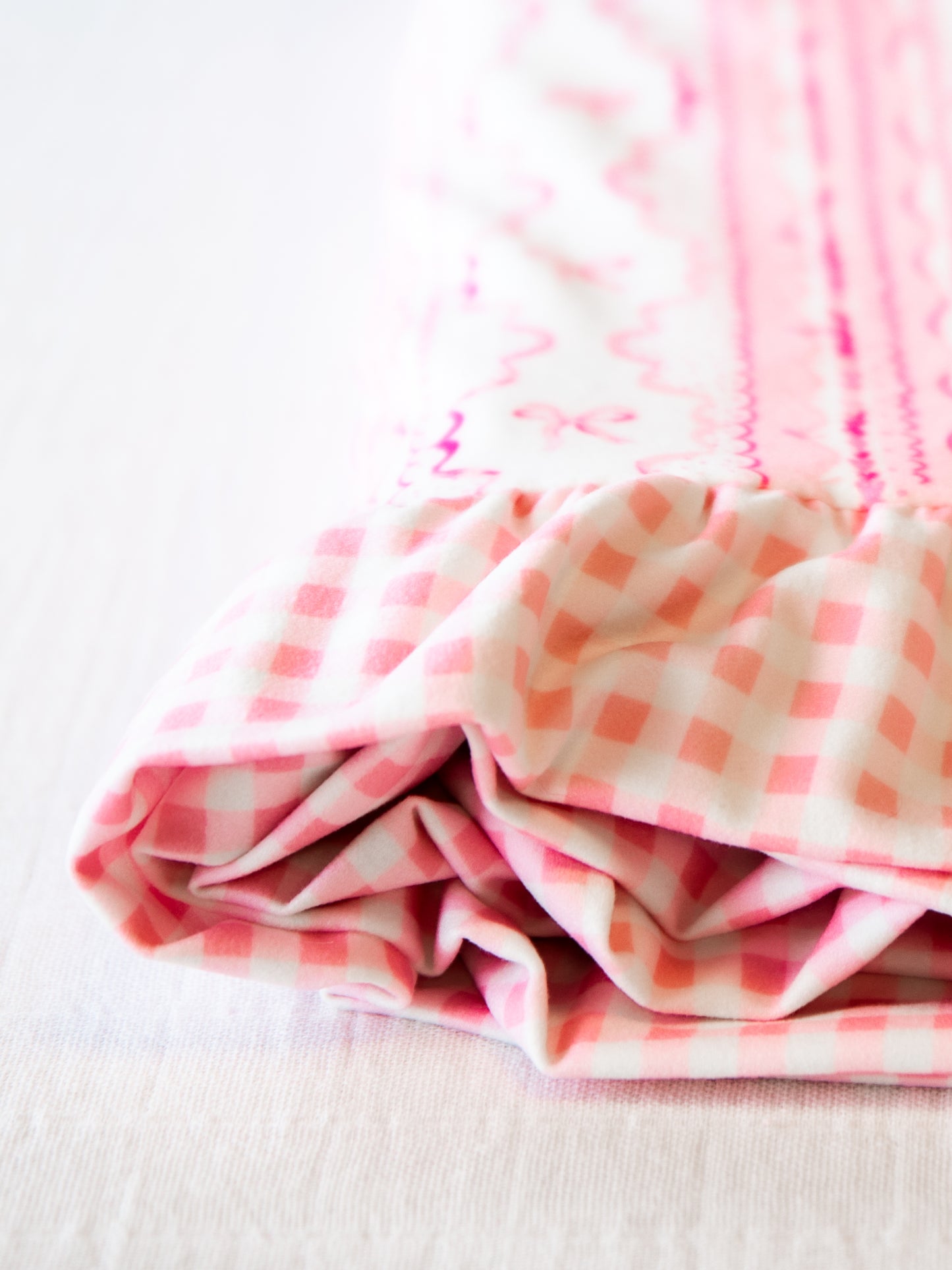 Dreamer Ruffled Blanket - Pink Lace