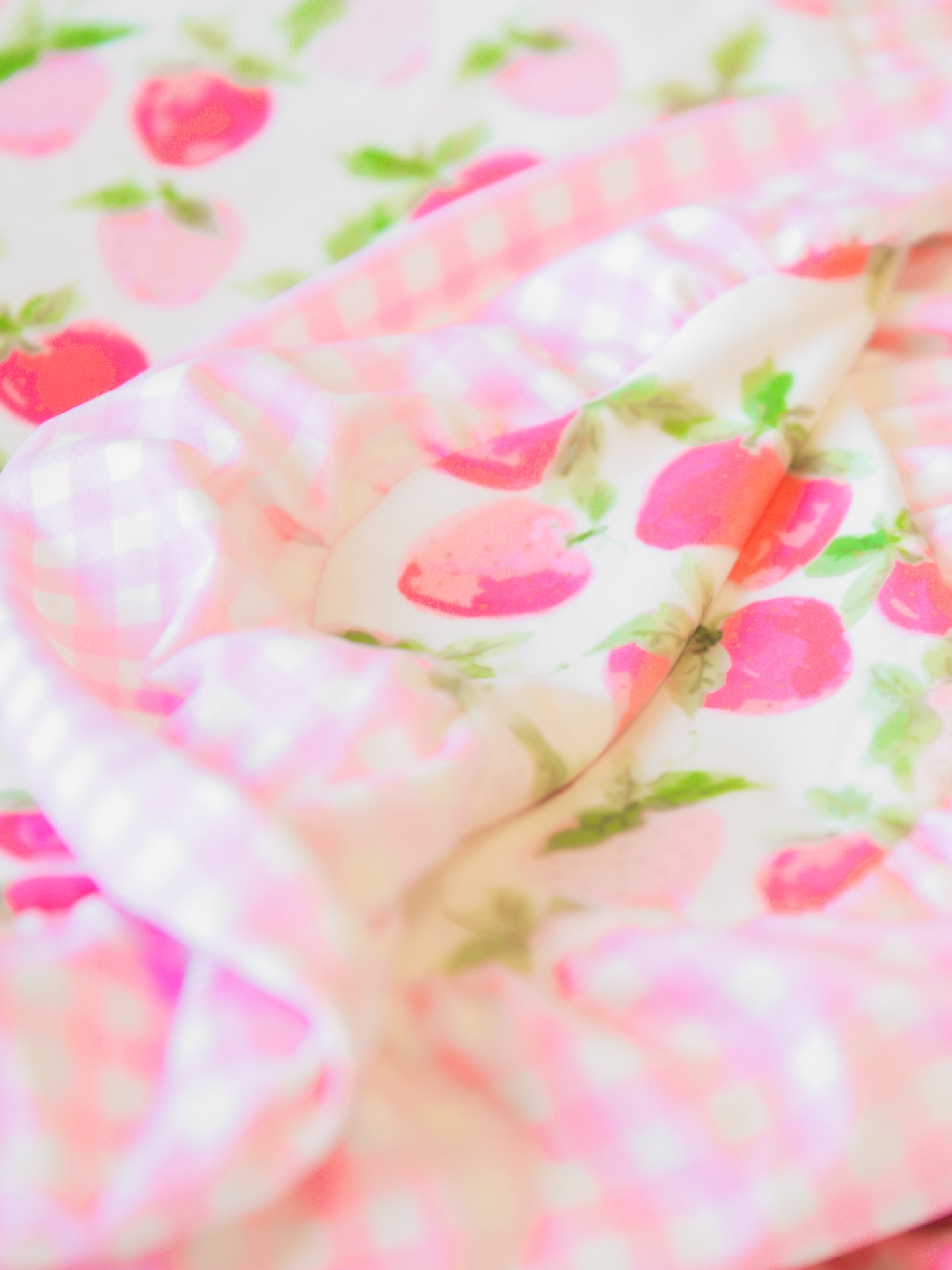 Dreamer Ruffled Blanket - Watercolor Strawberries