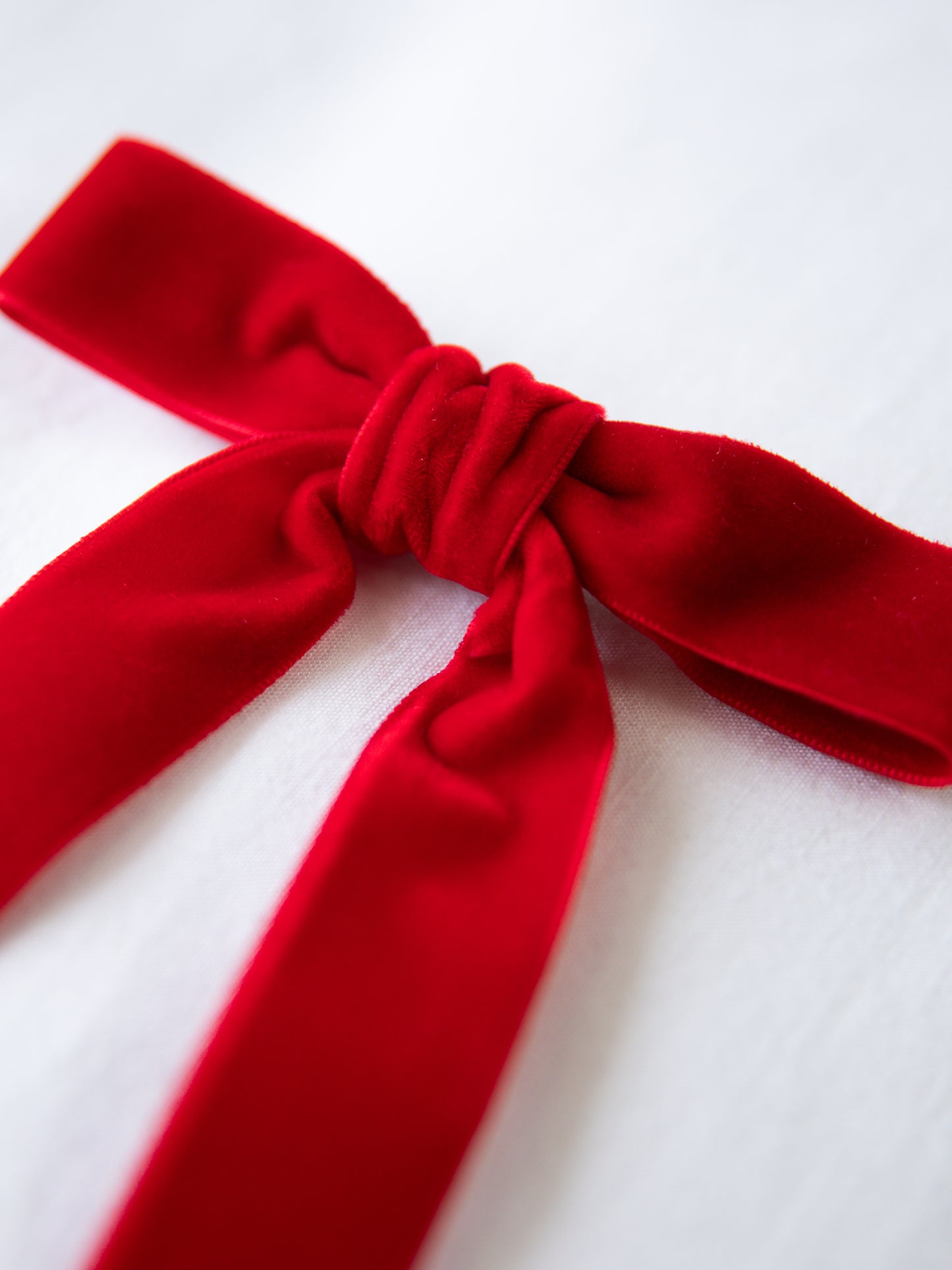 Long Tail Velvet Bow - Red