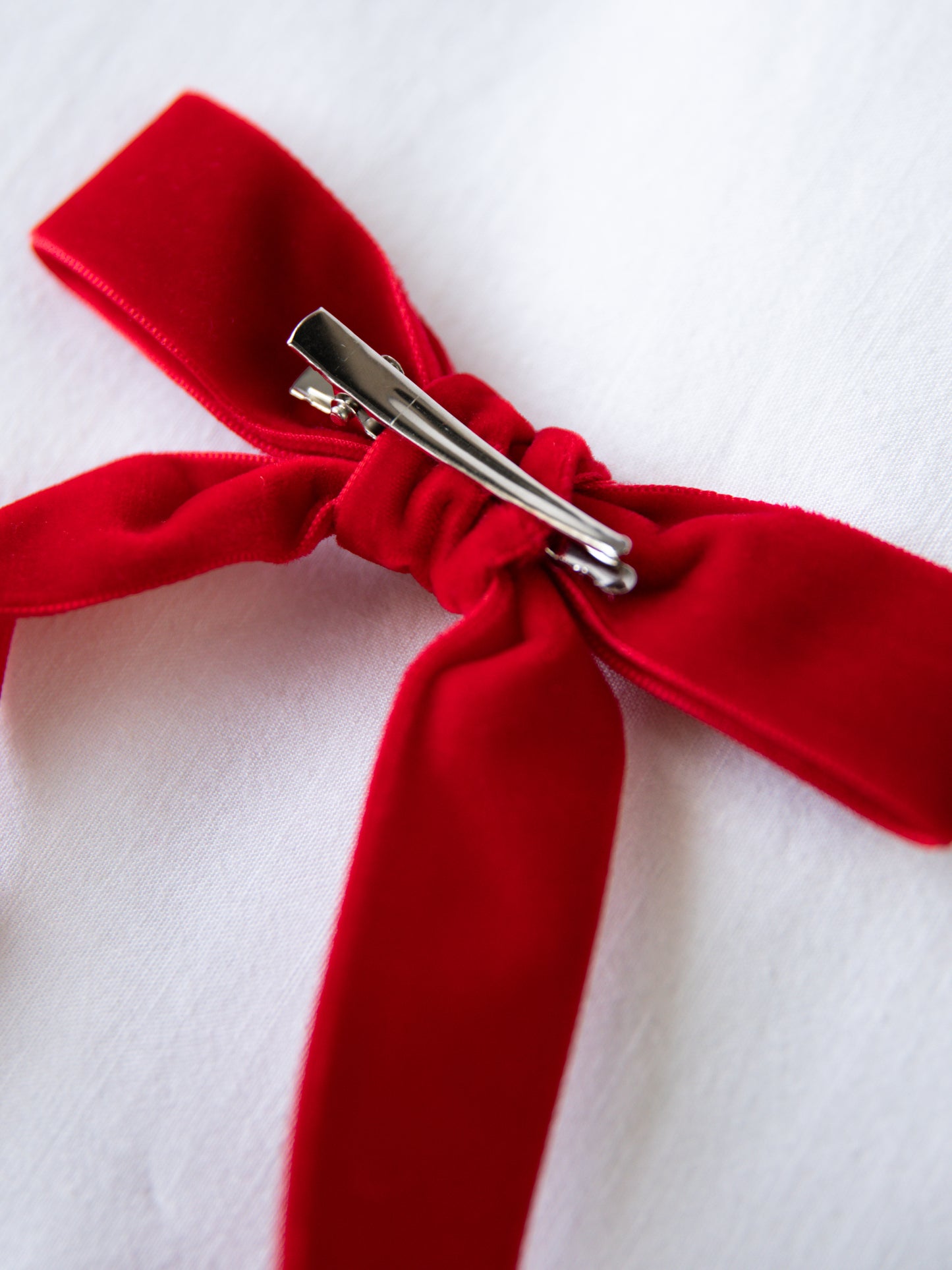 Long Tail Velvet Bow - Red