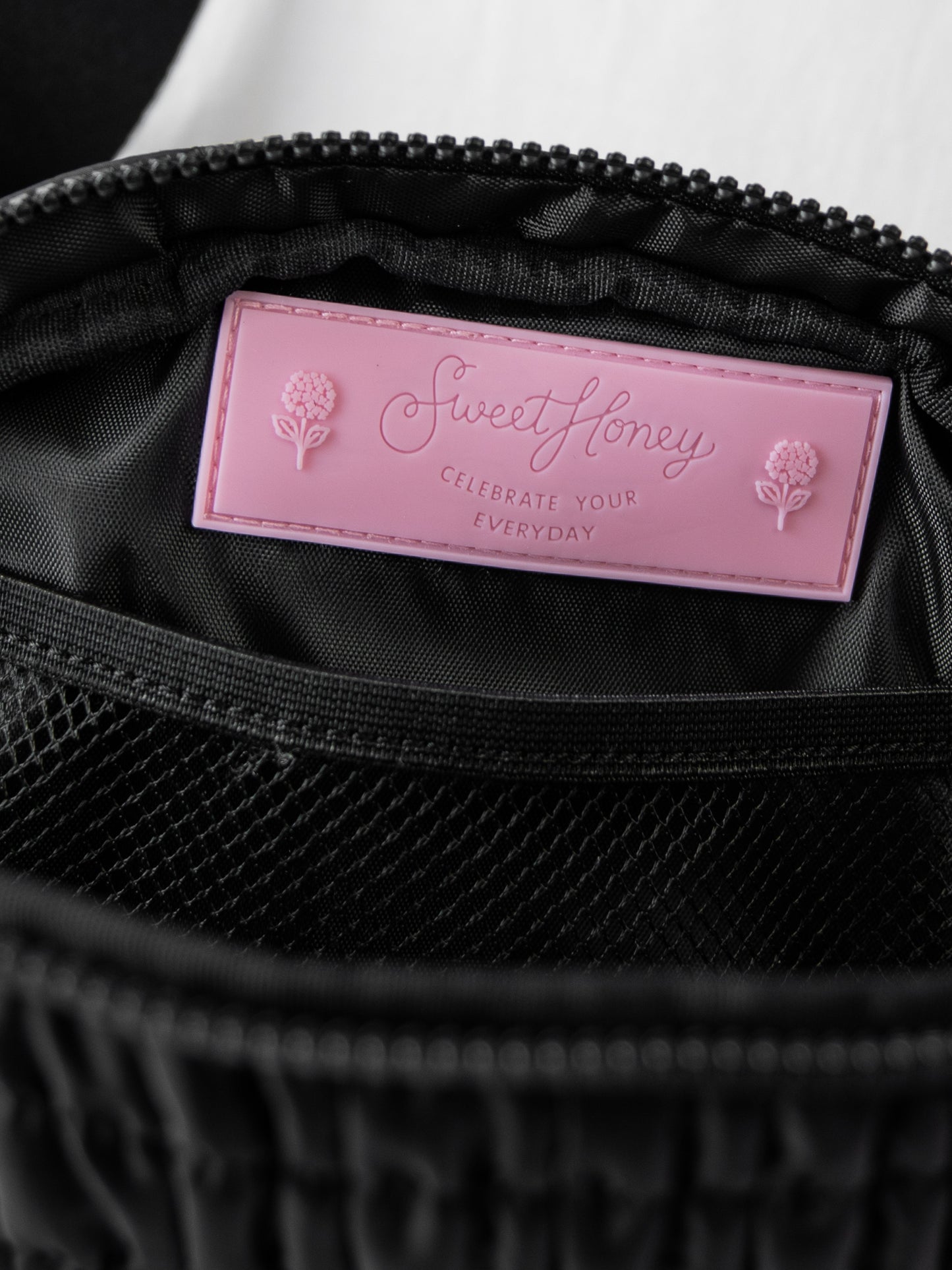 Puffer Belt Bag - Black