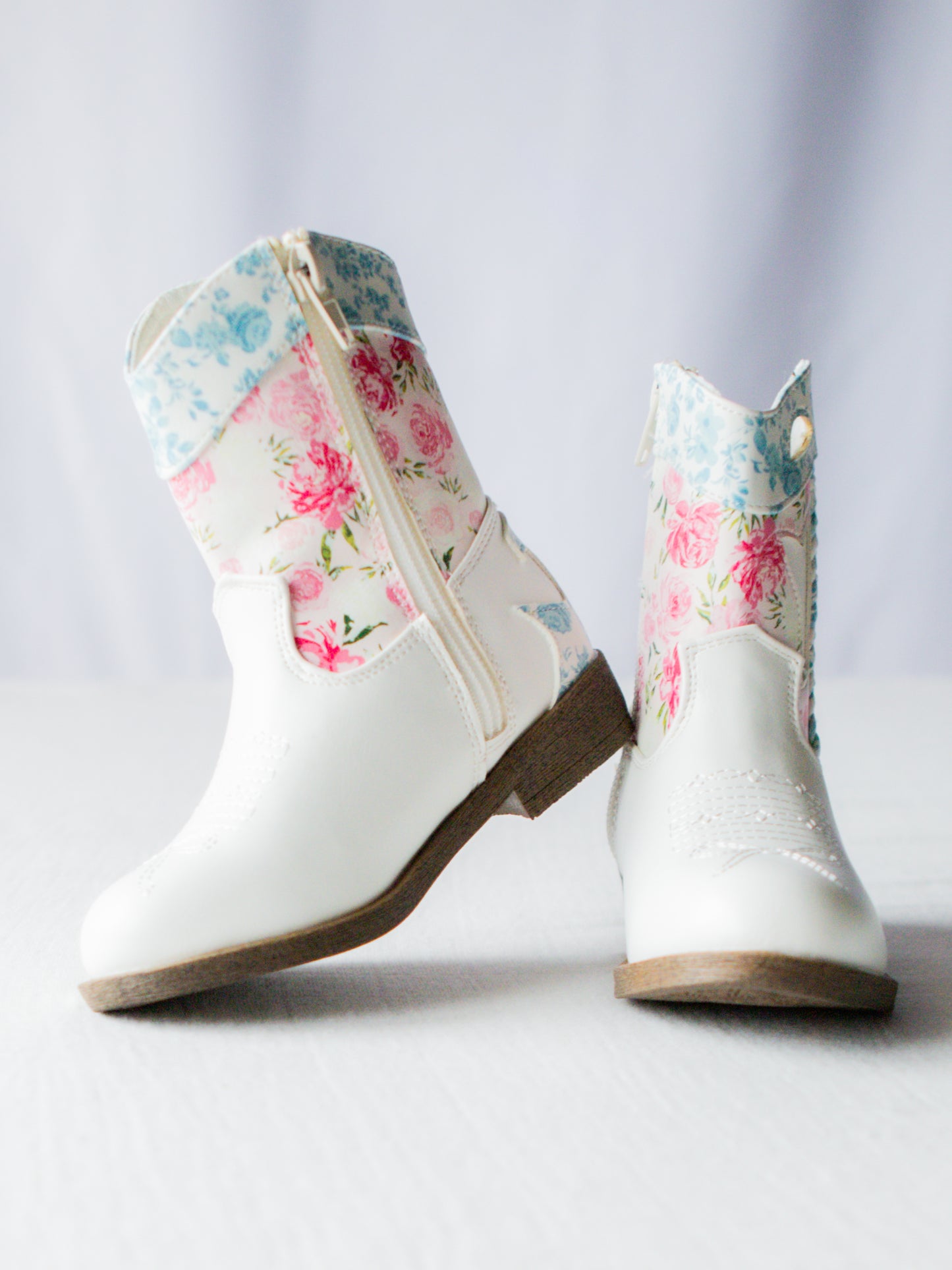 Cowgirl Boots - Wild Roses