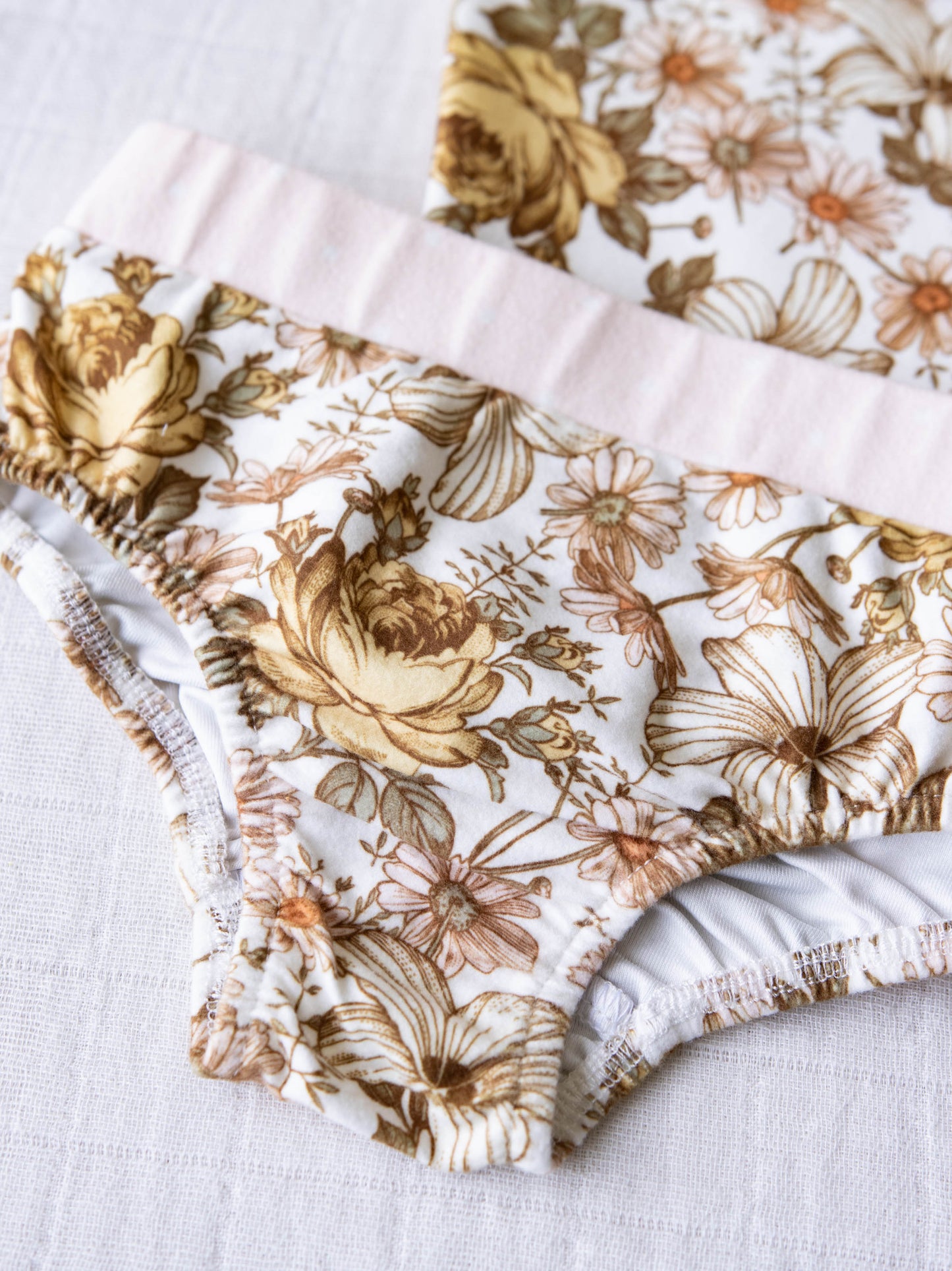 Cami Essential Set - Golden Blooms